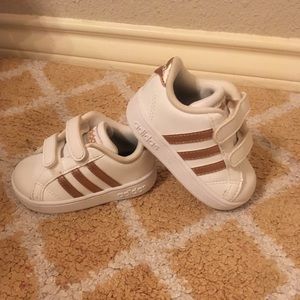 Adidas size 4 toddler Velcro shoes.